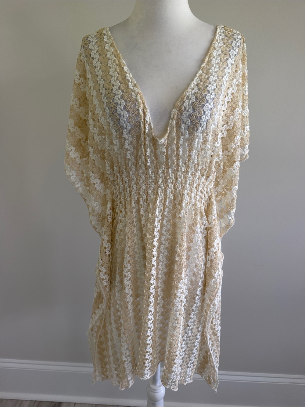Becca Light Cream Lace V-Neck Women’s Cover up Dress Sz Xs
